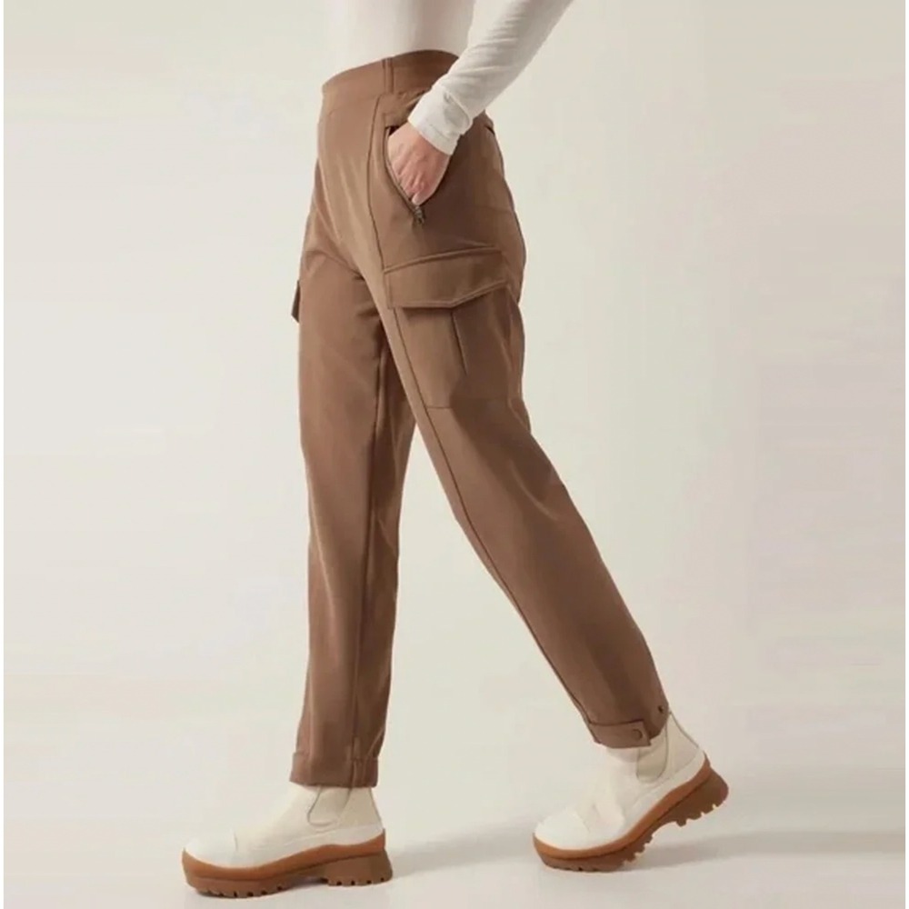 Athleta Endless Cargo Pant Brown Hiking Pants Sz 4 Activewear Gorpcore Utility